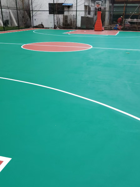 猇亭 球场长期使用易出现地面开裂